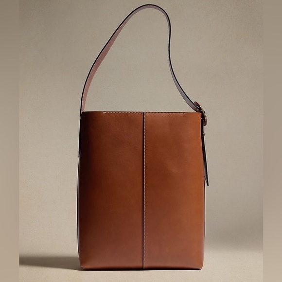 Banana Republic Handbags - Banana Republic Vida Leather Shoulder Bag Saddle Brown